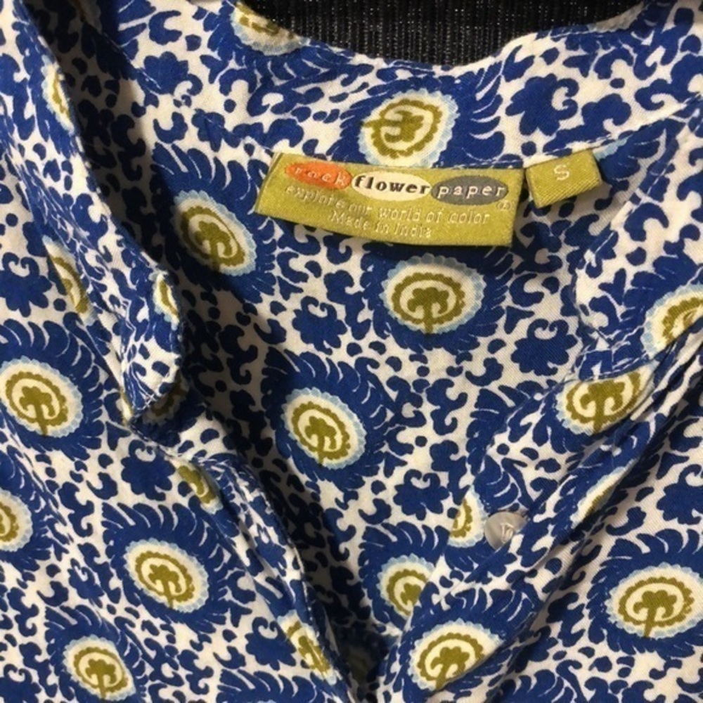 Rock Flower Paper popover tunic‎ blouse size small - Picture 3 of 5